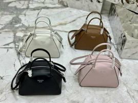 Picture of Prada Lady Handbags _SKUfw148977209fw